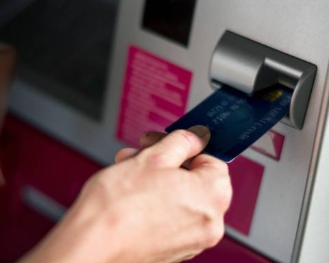 This is how the new type of scam operates in Colombian ATMs