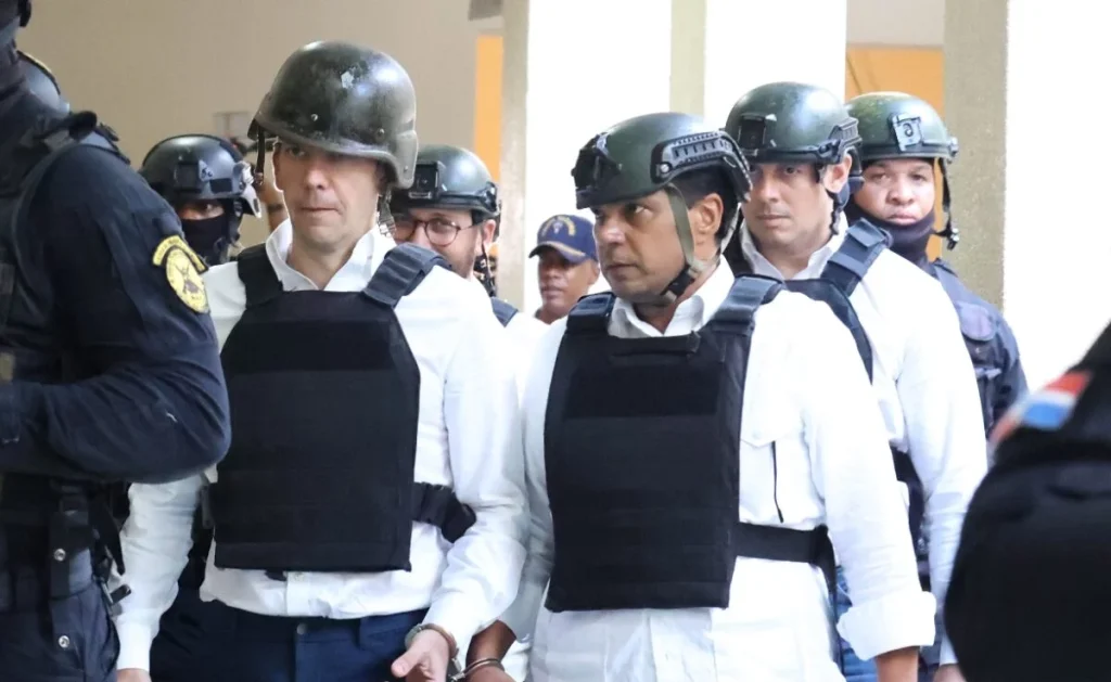 Los imputados del caso Camaleón, encabezados por  el exdirector del Intrant, Hugo Beras.