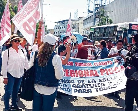 Thousands of students affected by teacher strike in Piura