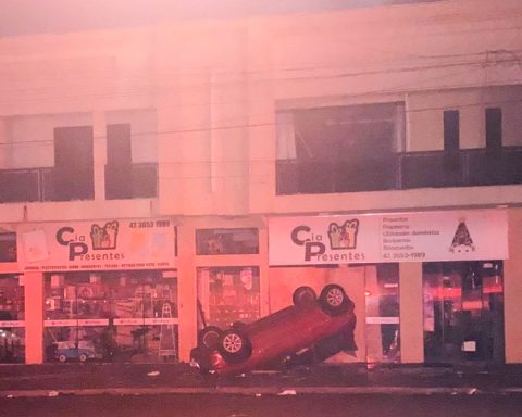 Tornadoes are fast and difficult to predict phenomena