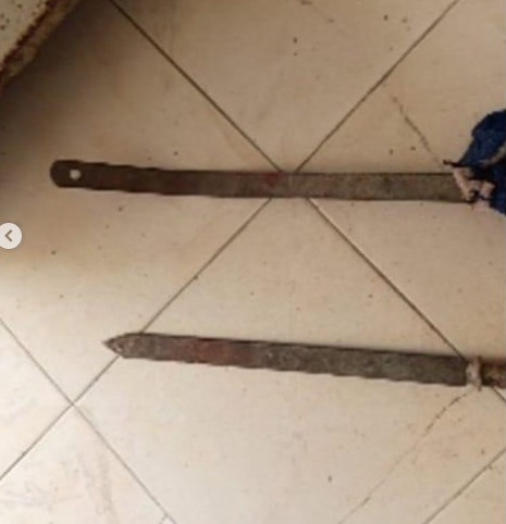 Tragedia en Villa Mella: Exconvicto asesina a su madre y hermano con barras de hierro