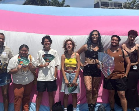 Trans and transvestite march calls for guarantee of rights and end to violence