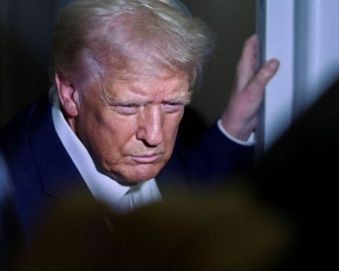 Trump: US faces a "economic disaster" If Supreme Court rules against tariffs