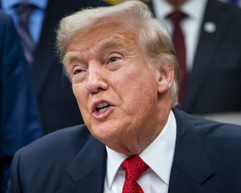 Trump increases pressure on Venezuela and announces ground actions “very soon” against drug traffickers