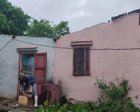Una vivienda en El Caney, Santiago de Cuba, afectada por el huracán Melissa