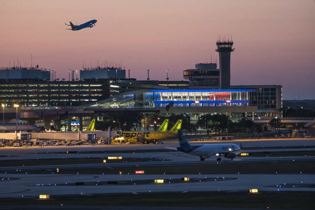 US Government shutdown will force flights to be reduced at 40 airports starting Friday