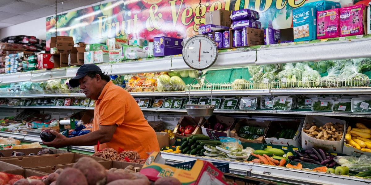 US retail sales miss expectations in September