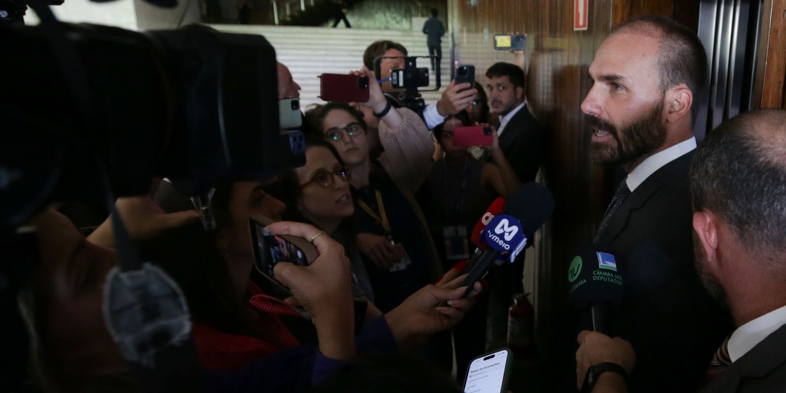 Unanimously, STF makes Eduardo Bolsonaro a defendant for activities in the USA