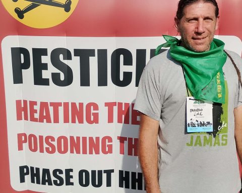 Uruguayan farmer denounces companies for destroying soil with pesticides