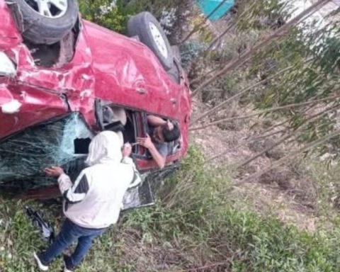 Vehicle goes missing on the Huancavelica-Huancayo road and leaves five injured