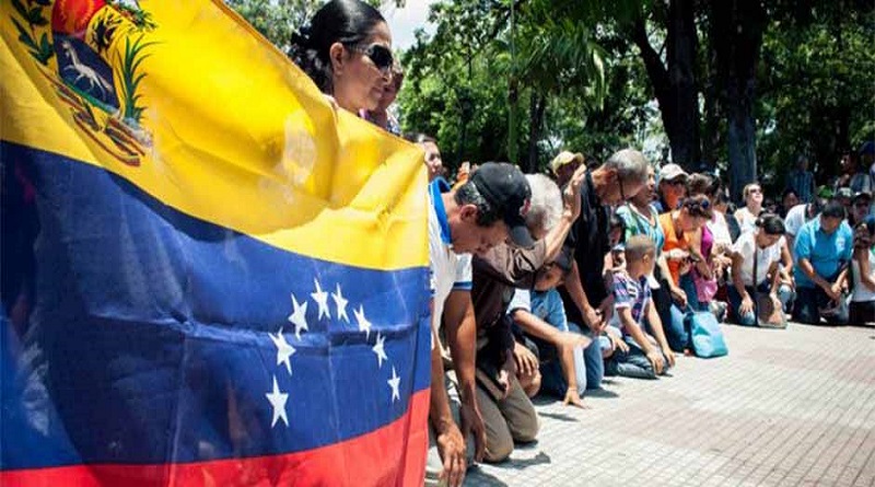 Venezuelan people join in prayer with Christian brothers from the US.