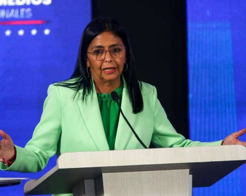 Vice President: Venezuela has to be prepared to defend its sovereignty