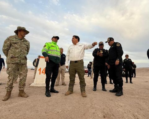 Vicente Tiburcio and soldiers arrive at the border with Chile: "Let's be firm"
