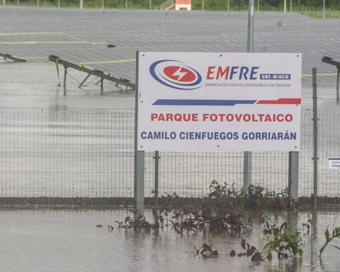 Vietnam donates four solar parks to Cuba, mired in a serious energy crisis