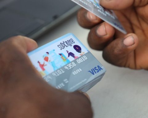 Advierte mejora salarial no puede hacerse a costa reducción ayuda