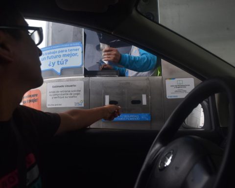 What effects does the New York Court order have for Peru to investigate Rutas de Lima funds?