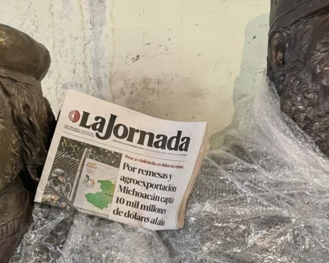 Esculturas de Fidel Castro y el Che Guevara en una bodega de la Alcaldía Cuauhtémoc