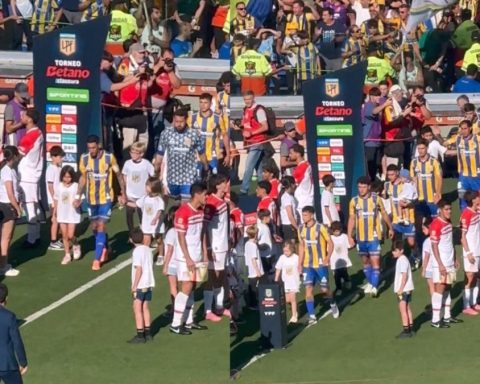 What has never been seen before!: Corridor with his back turned for a champion by decree