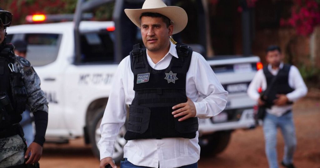 Widow of Carlos Manzo is preparing to take her husband's place in the mayor's office of Uruapan