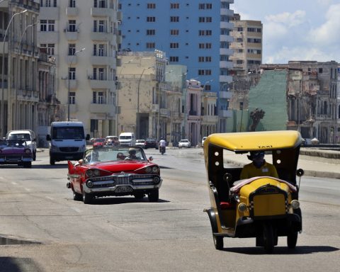 With almost 400 thousand fewer visitors until September, Cuban tourism remains in the red