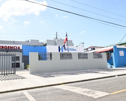 With an investment of RD$45 million, the renovation of the Piedra Blanca Municipal Hospital is inaugurated