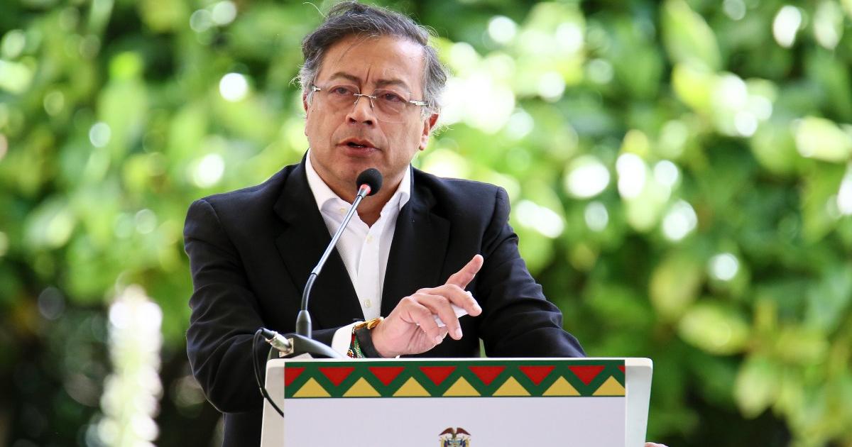 "I don't know how I'm going to live after I leave the Government": Petro for inclusion in Clinton List