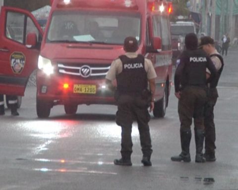 13 prisoners die in an Ecuador prison marked by recent massacres