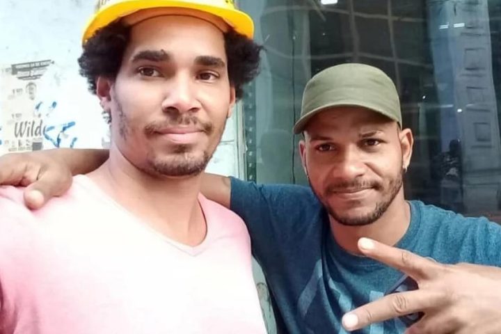 17 Cuban artists remain imprisoned, La Crema leaves and the regime rewards Amaury Pérez