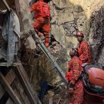 17 people rescued from mansion that collapsed in Rio
