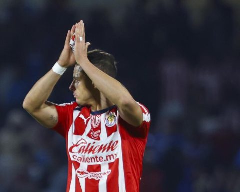 3-2: 'Chicharito' makes a mess and Guadalajara is eliminated by Cruz Azul