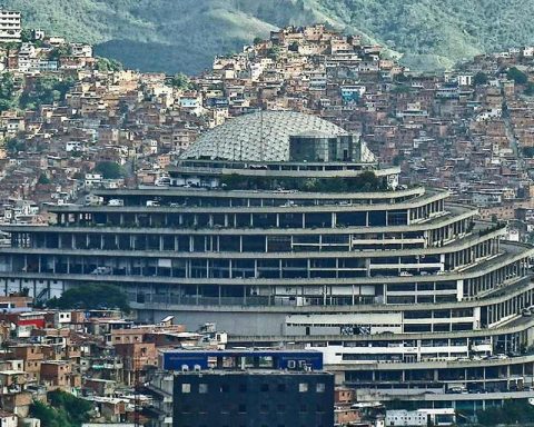 ¡Libertad para los presos políticos! adultos mayores