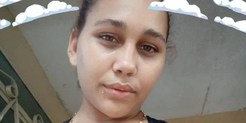 Según observatorios independientes el nombre de la víctima es Elianne Reyes Gómez. No obstante, en Facebook se presentaba como Eliany Reyes Gómez