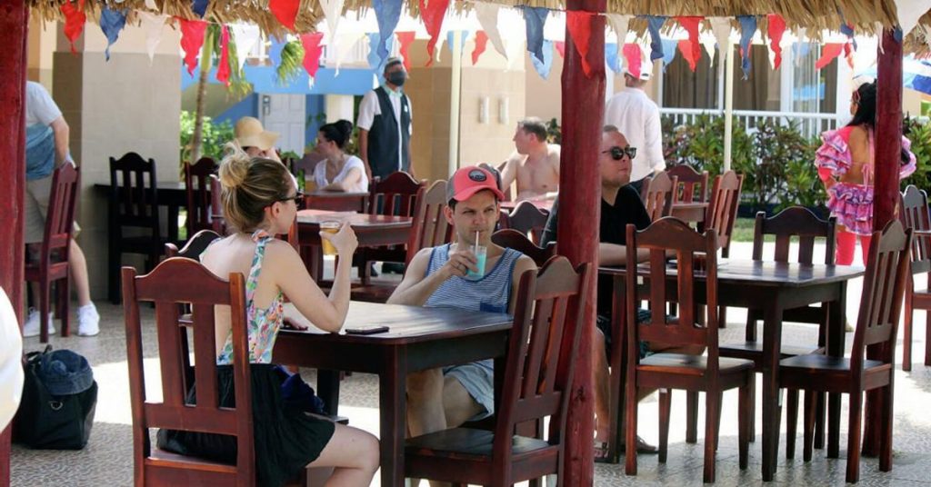 A Russian tour operator diverts tourists who were going to travel to Venezuela to Cuba