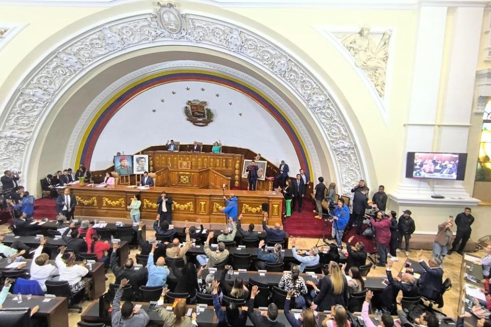 AN approves Law against "Piracy": gives 20 years in prison for those who support these acts