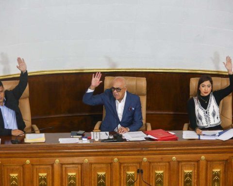 AN approves Law that guarantees freedom of navigation and commerce against piracy