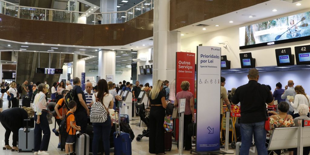 Anac discusses increasing flights at Santos Dumont with airlines; Paes criticizes