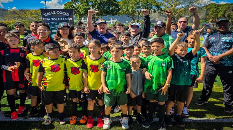 Andrés Miranda Sports Complex is reopened in Caracas as part of the Obratón