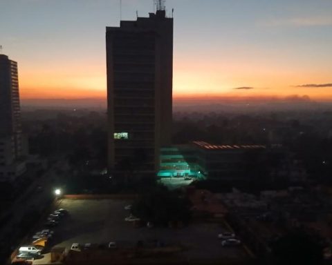 Another partial failure of the electrical system leaves the western half of Cuba without electricity