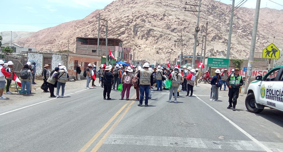 Arequipa: Artisanal miners restrict the Panamericana Sur in Ocoña