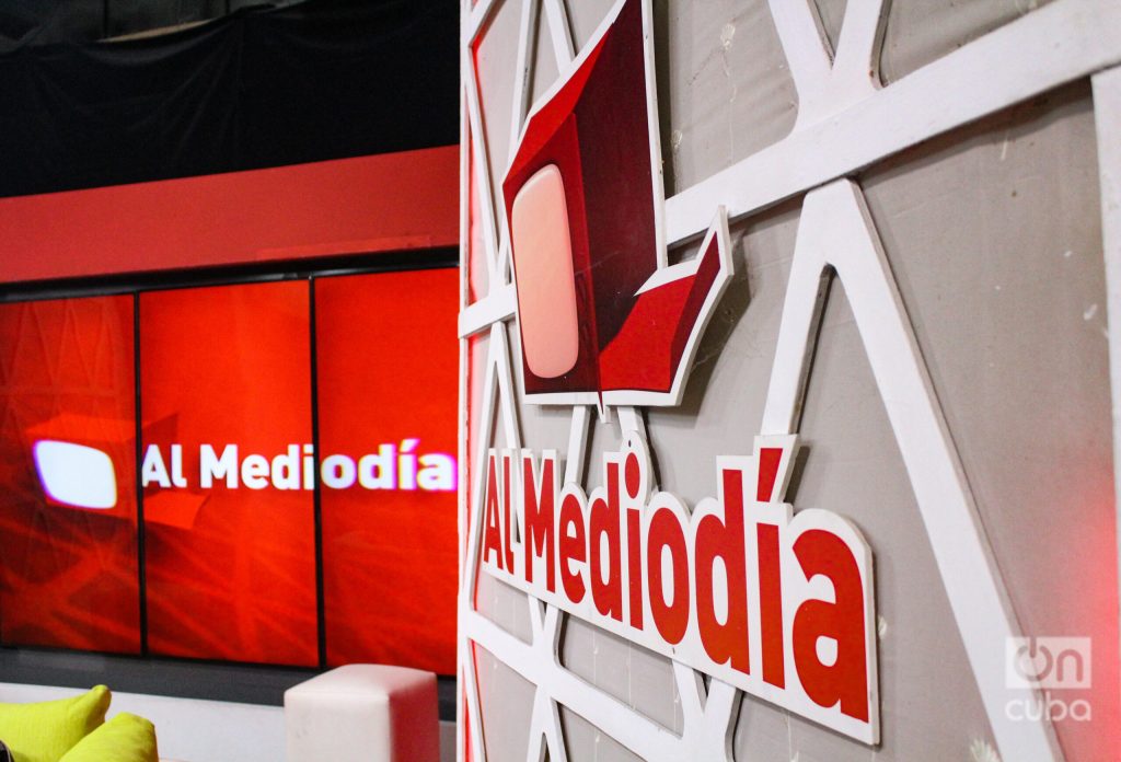 “At noon”: fifteen years with the Cuban public