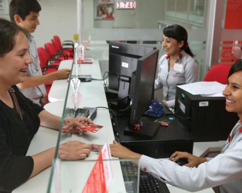 Banks and savings banks are strengthened and guarantee the public's deposits