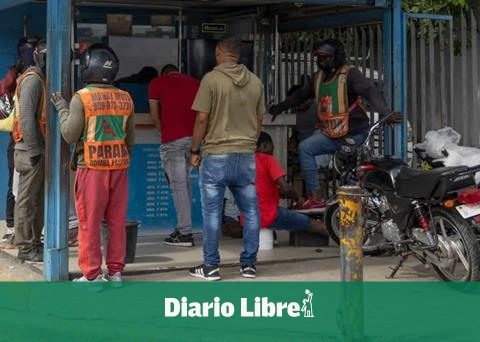 Between banks and bets, gambling becomes a disease in the DR