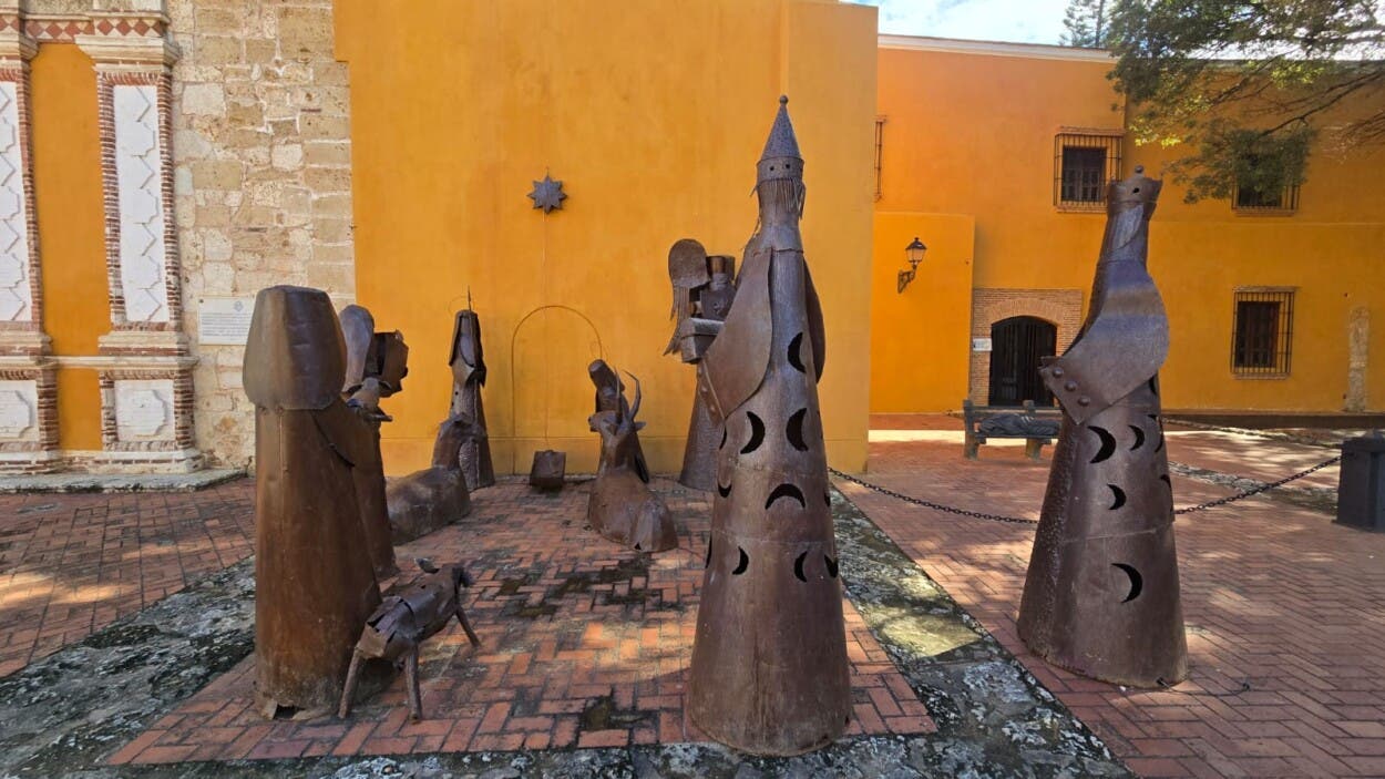 Más allá de la tradición: Cómo los belenes de la Ciudad Colonial fusionan arte e historia