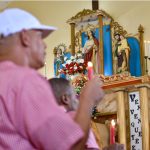 Devoción de creyentes cubanos a Santa Bárbara en el Santuario Nacional, en Párraga, La Habana. Foto: Otmaro Rodríguez.