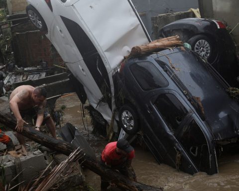 Body of elderly man missing in flood found in Petrópolis