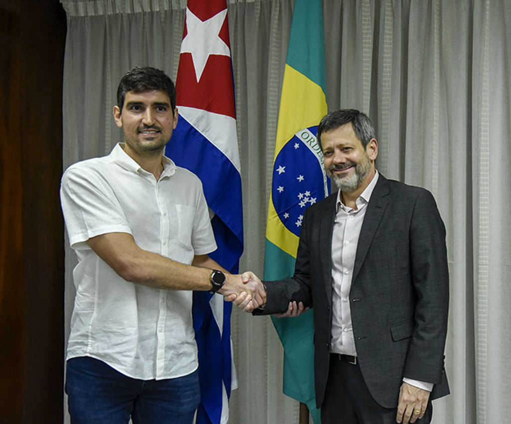 Brazil delivers donation of food, medicine and water purifiers to Cuba