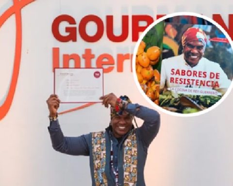 Rey Guerrero y su libro 'Sabores de Resistencia'.