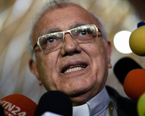 Cardinal Baltazar Porras denounces threats of arrest at the Maiquetía international airport