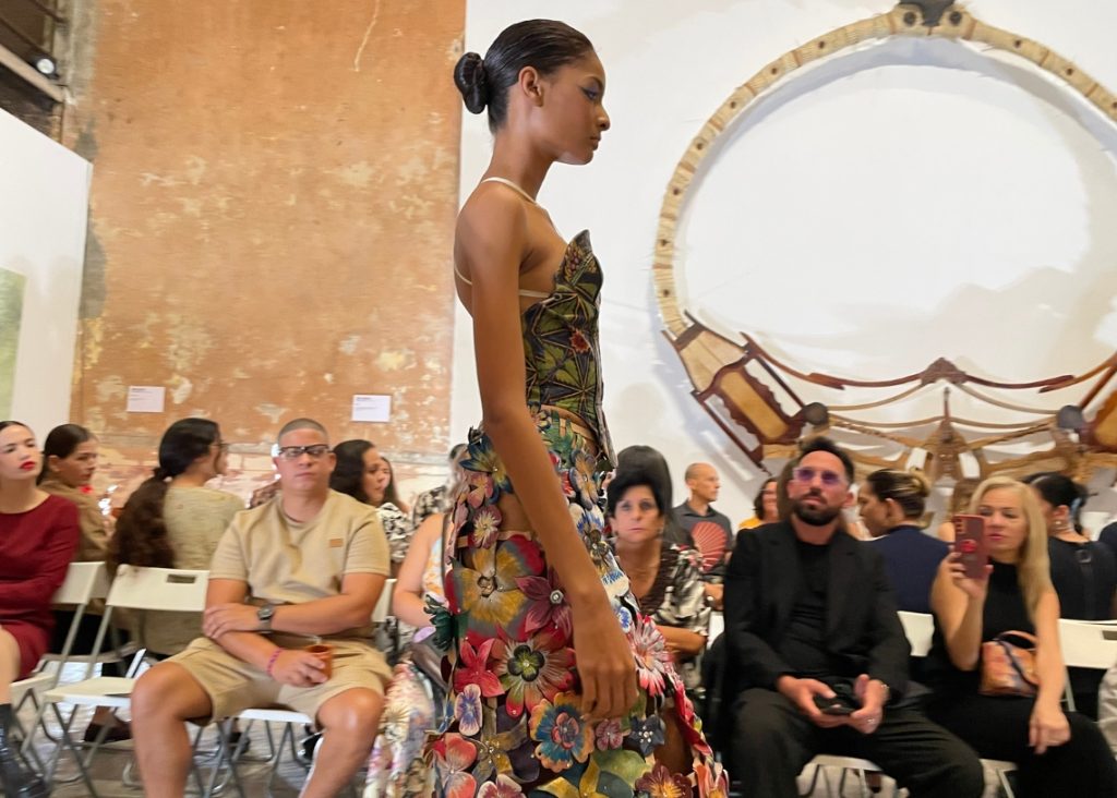 Carenas presents “Island” in Havana