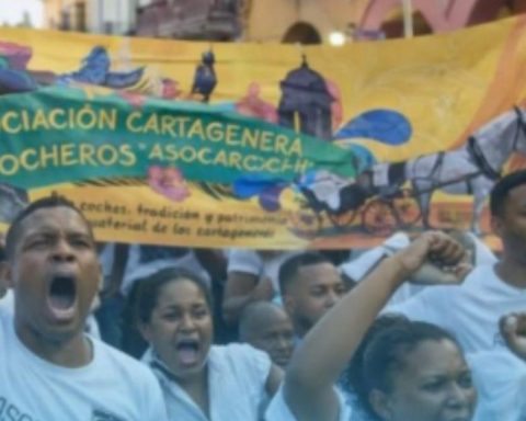 Cartagena coachmen announce march and indefinite hunger strike this Monday